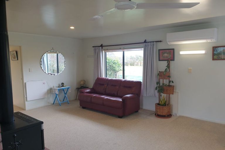 Photo of property in 6 Allman Drive, Coromandel, 3506