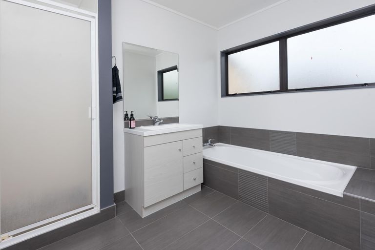 Photo of property in 2/25 Channing Crescent, Botany Downs, Auckland, 2010