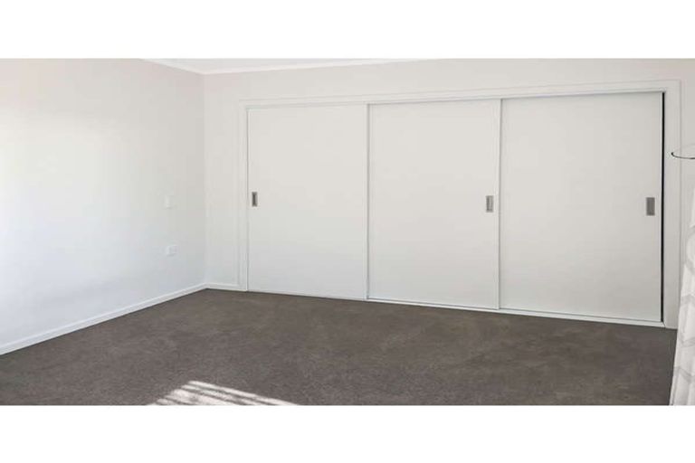 Photo of property in 27 Hinemoa Street, Levin, 5510