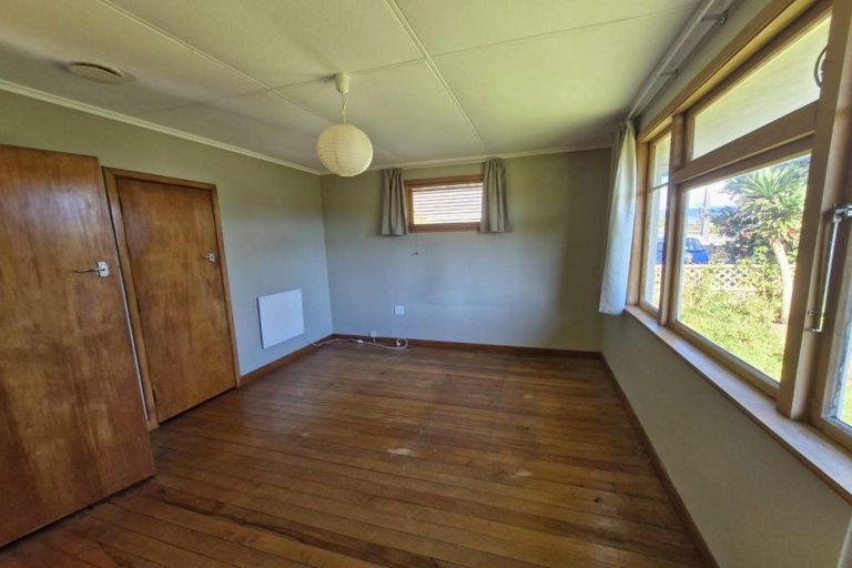 Photo of property in 115 Seaview Road, Westown, New Plymouth, 4310