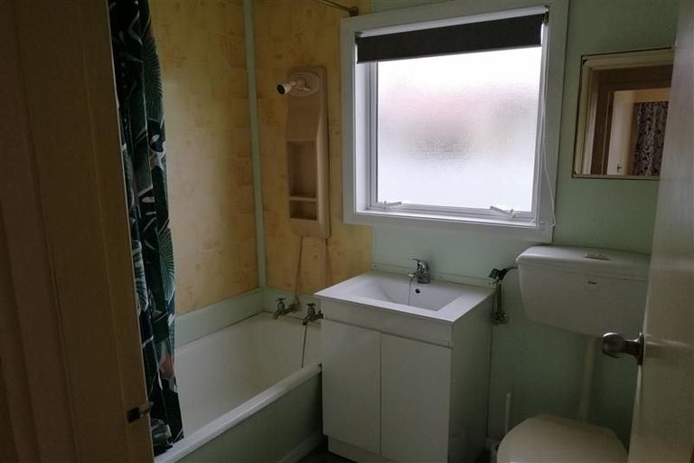 Photo of property in 1/12 Tama Street, Alicetown, Lower Hutt, 5010