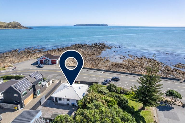 Photo of property in 7 Sunset Parade, Plimmerton, Porirua, 5026