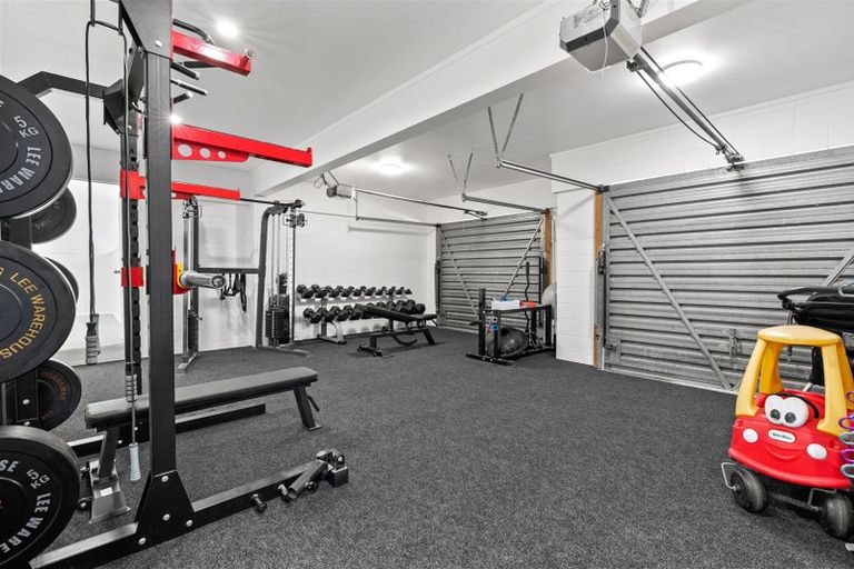 Photo of property in 3 Elrita Place, Conifer Grove, Takanini, 2112