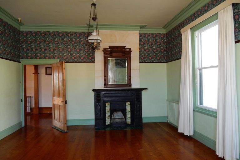 Photo of property in 1 Ure Street, South Hill, Oamaru, 9400