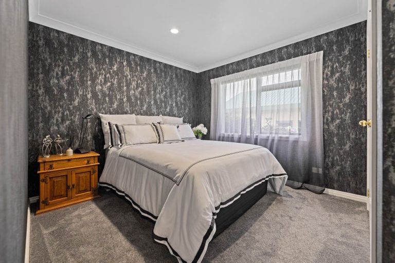 Photo of property in 34 Kinder Street, Acacia Bay, Taupo, 3330