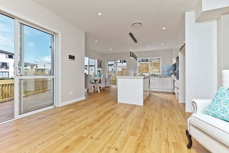 Photo of property in 5 Moko Lane, Greenhithe, Auckland, 0632