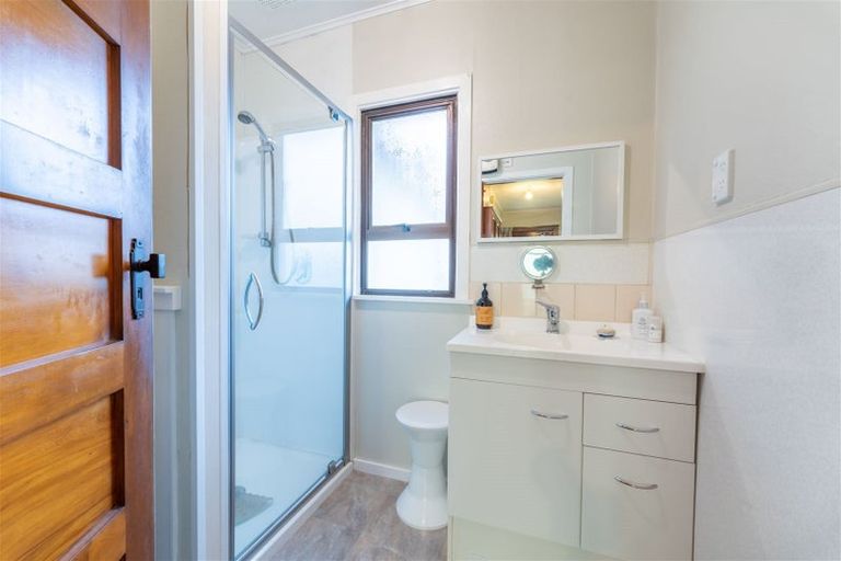 Photo of property in 6 Moorhouse Street, Waimate, 7924