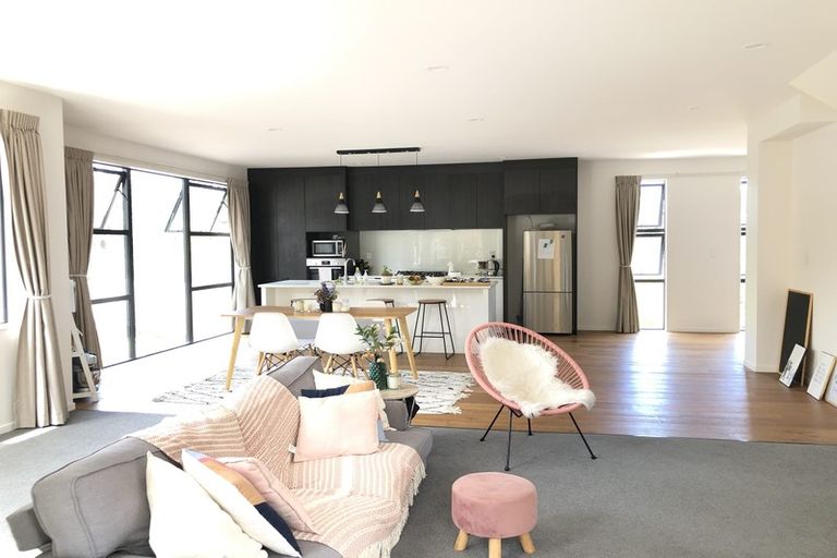 Photo of property in 36 Windlass Street, Long Bay, Auckland, 0630