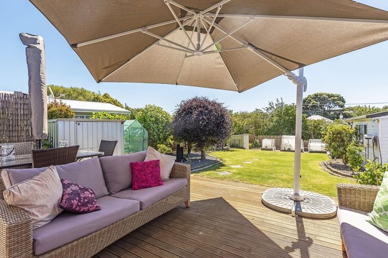 Photo of property in 18 Teoti Street, Paraparaumu Beach, Paraparaumu, 5032