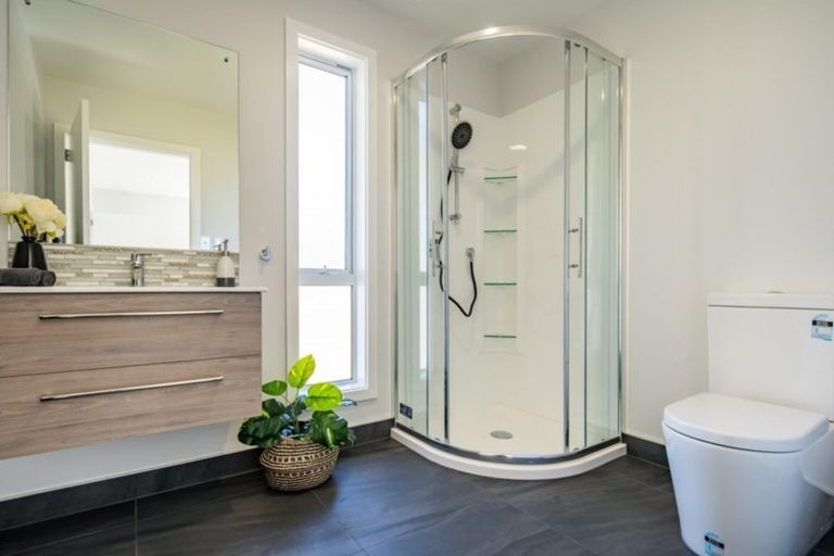 Photo of property in 92 Silverstream Road, Crofton Downs, Wellington, 6035