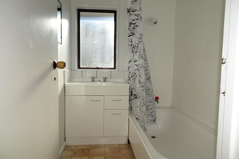 Photo of property in 114 Duchess Crescent, Mayfair, Hastings, 4122