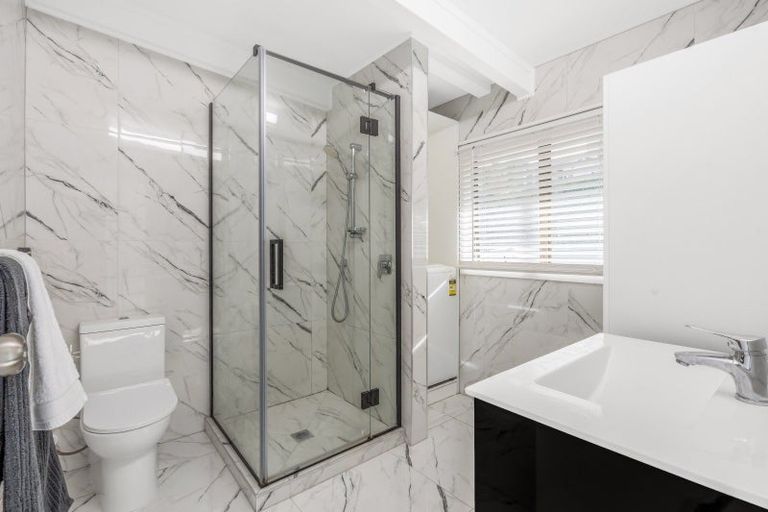 Photo of property in 2/172 Clovelly Road, Bucklands Beach, Auckland, 2012