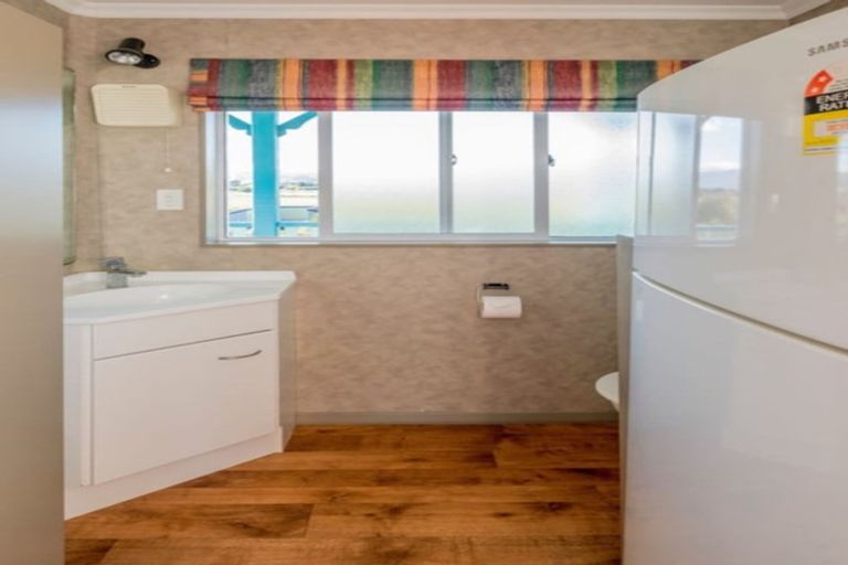 Photo of property in 9 Sylvia Way, Te Horo Beach, Otaki, 5581