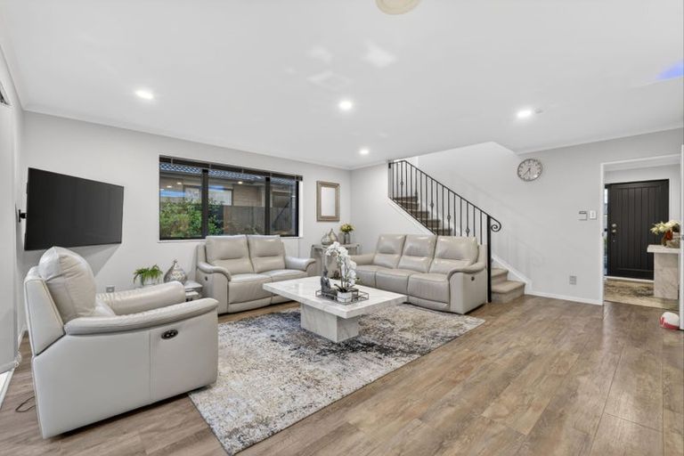Photo of property in 10 Yatterina Avenue, Takanini, 2112