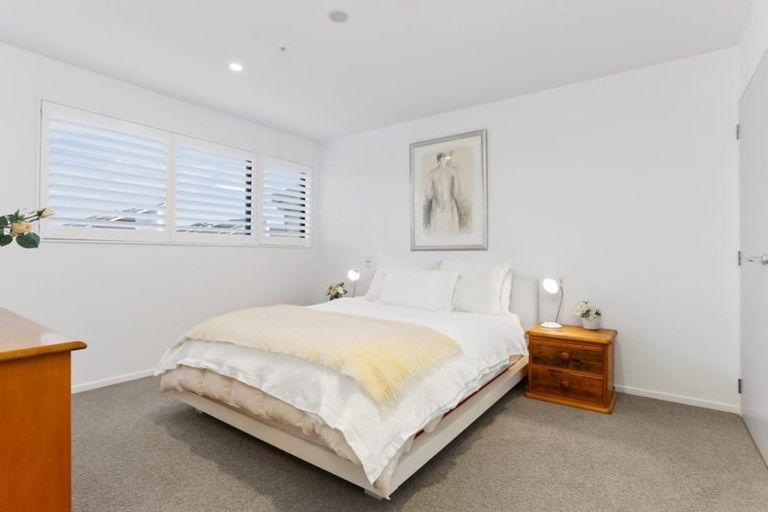 Photo of property in 84 Hobsonville Point Road, Hobsonville, Auckland, 0616