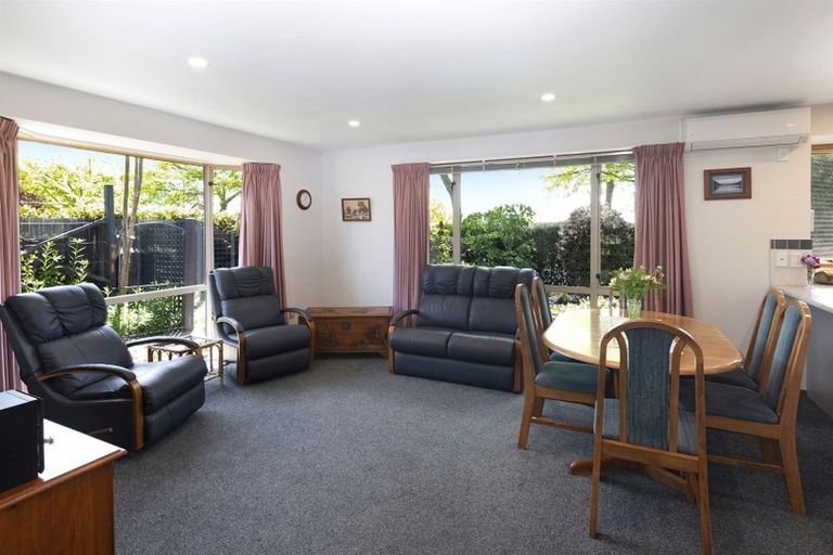 Photo of property in 25 Chesterfield Mews, Russley, Christchurch, 8042
