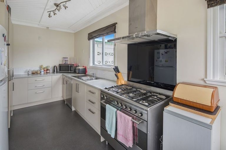 Photo of property in 57 Maupuia Road, Maupuia, Wellington, 6022