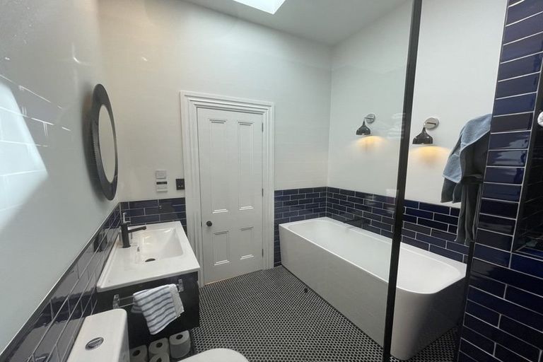 Photo of property in 15 Elizabeth Street, Mount Victoria, Wellington, 6011