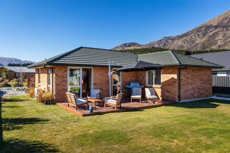 Photo of property in 10 Risinghurst Terrace, Lower Shotover, Queenstown, 9304