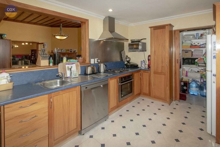 Photo of property in 27 Napier Terrace, Hospital Hill, Napier, 4110