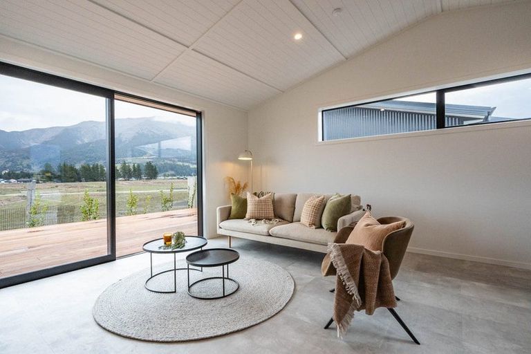 Photo of property in 191 Burdon Loop, Lake Hawea, 9382