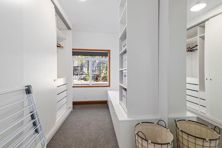 Photo of property in 277 Queens Drive, Lyall Bay, Wellington, 6022