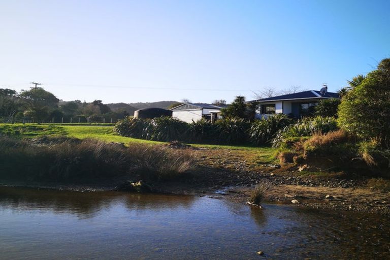 Photo of property in 9 Pakawau-bush Road, Pakawau, Collingwood, 7073