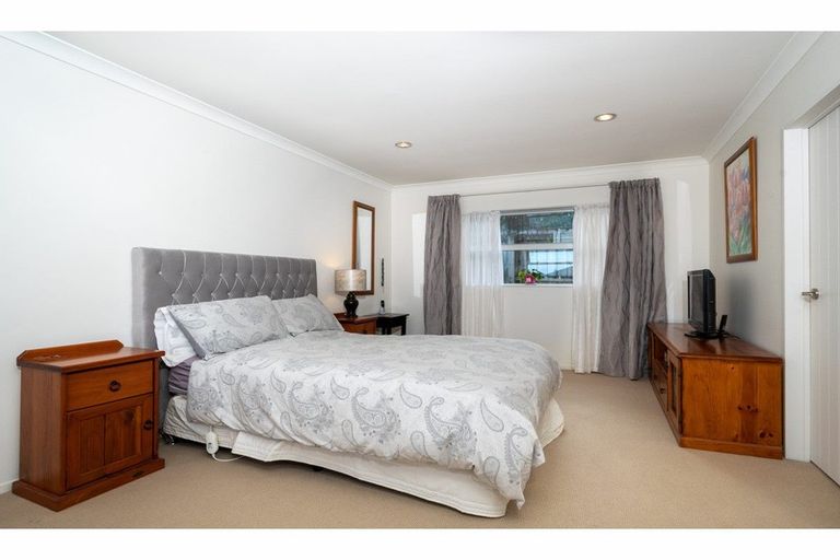 Photo of property in 3 Bangla Place, Massey, Auckland, 0614