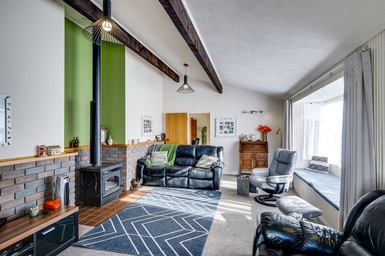 Photo of property in 2 Yeo Place, Taradale, Napier, 4112