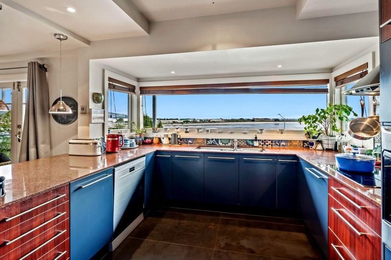 Photo of property in 28 Main Road, Mount Pleasant, Christchurch, 8081