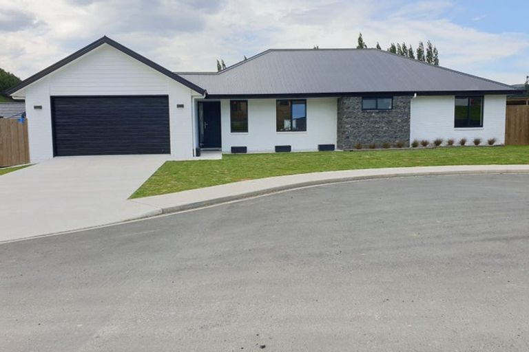 Photo of property in 17 Mallard Drive, Waihola, Milton, 9073