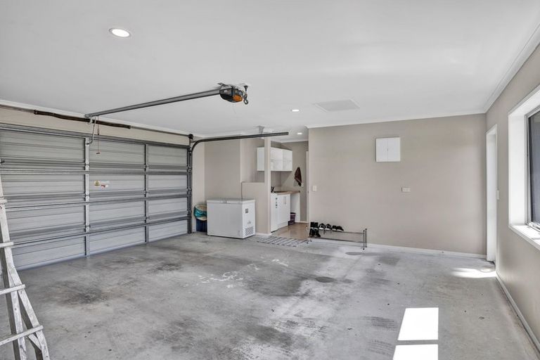 Photo of property in 13 Cooke Farm Grove, Waiwhakaiho, New Plymouth, 4312