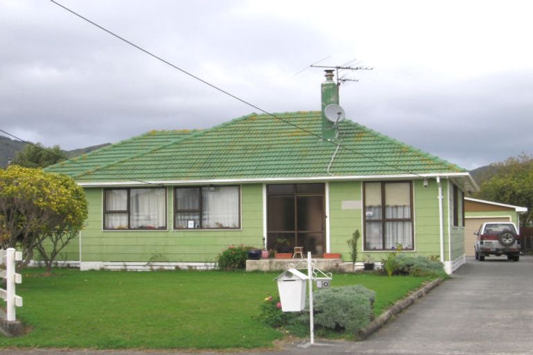 Photo of property in 10 Hollard Grove, Avalon, Lower Hutt, 5011