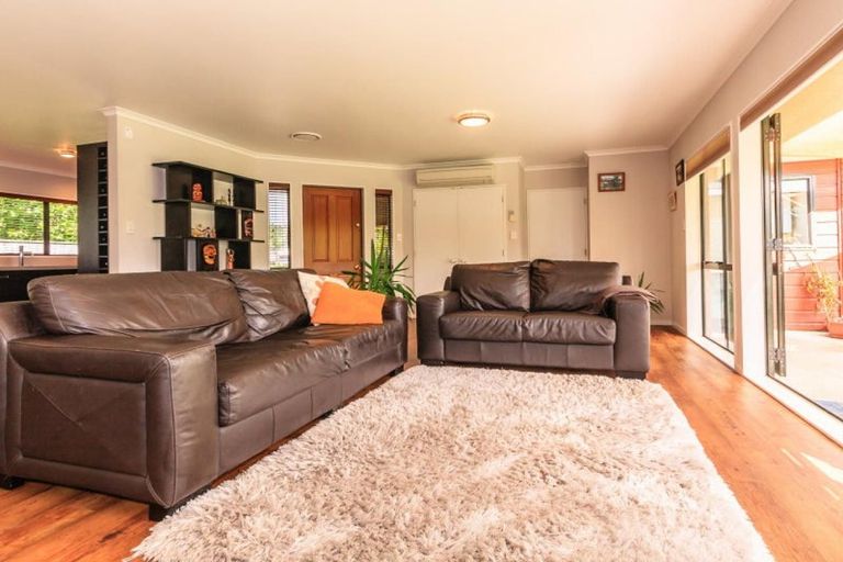 Photo of property in 133 Summerhill Drive, Fitzherbert, Palmerston North, 4410