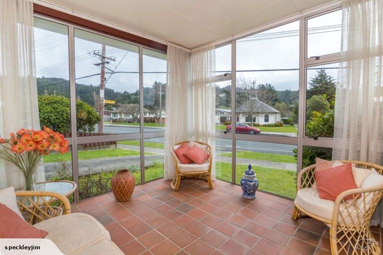 Photo of property in 301 Stokes Valley Road, Stokes Valley, Lower Hutt, 5019