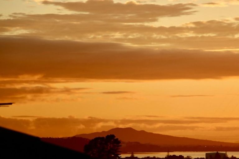 Photo of property in 47 Tiriwa Drive, Massey, Auckland, 0614