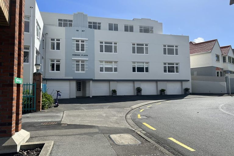 Photo of property in Hobson Flats, 2/1 Hobson Street, Pipitea, Wellington, 6011