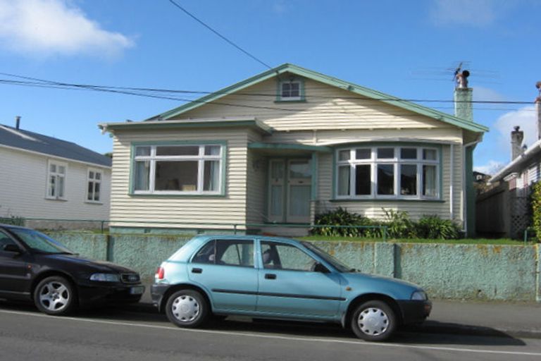 Photo of property in 24 Parkvale Road, Karori, Wellington, 6012