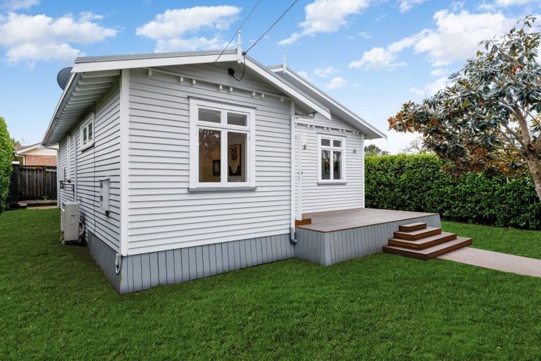 Photo of property in 132 Forest Lake Road, Forest Lake, Hamilton, 3200