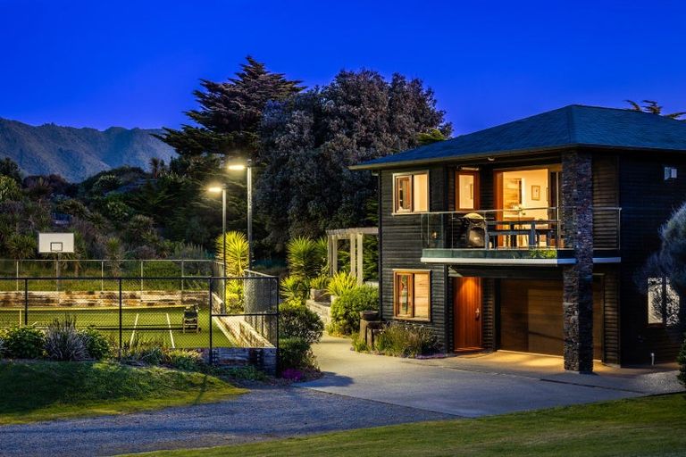 Photo of property in 24 Paetawa Road, Peka Peka, Waikanae, 5391