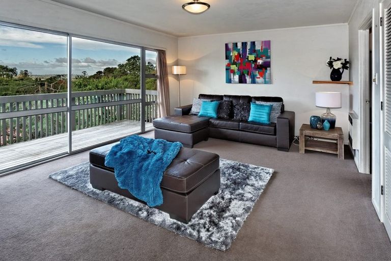 Photo of property in 2/55a West Lynn Road, Titirangi, Auckland, 0604