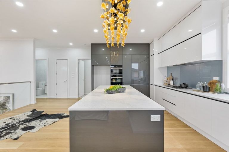 Photo of property in 11 Gulf Crest, Bucklands Beach, Auckland, 2012