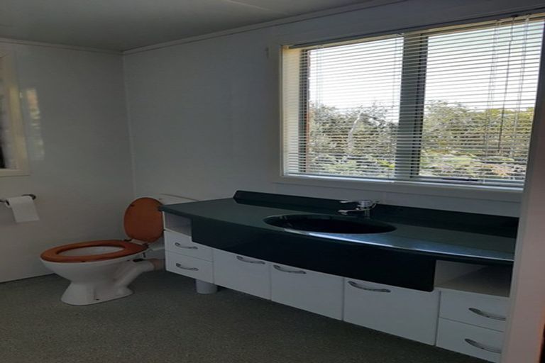 Photo of property in 77 Tanekaha Road, Titirangi, Auckland, 0604