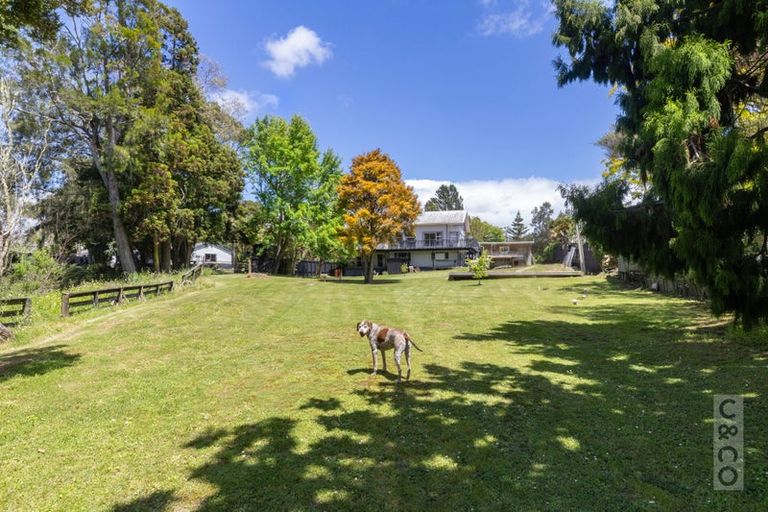 Photo of property in 24 Waikoukou Valley Road, Waimauku, 0812