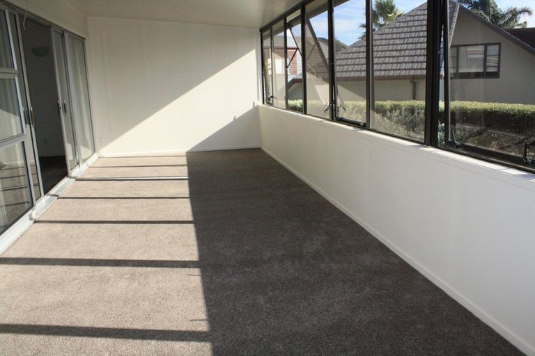 Photo of property in 17 Fratley Avenue, Farm Cove, Auckland, 2012