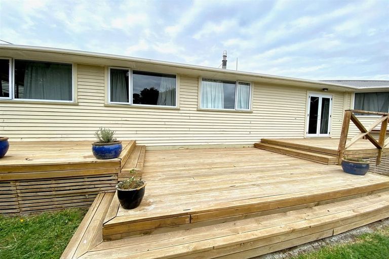 Photo of property in 9 Clifford Street, Clinton, 9534