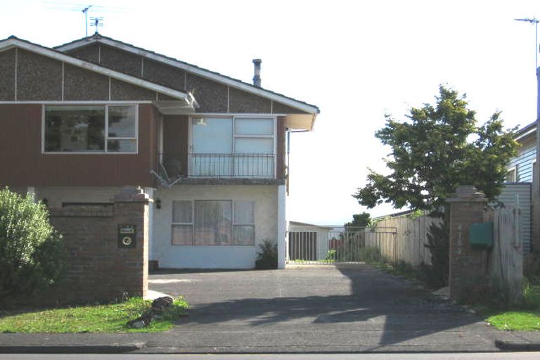 Photo of property in 4184 Great North Road, Glendene, Auckland, 0602