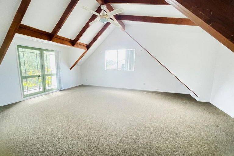 Photo of property in 108 Seaview Road, Glenfield, Auckland, 0629