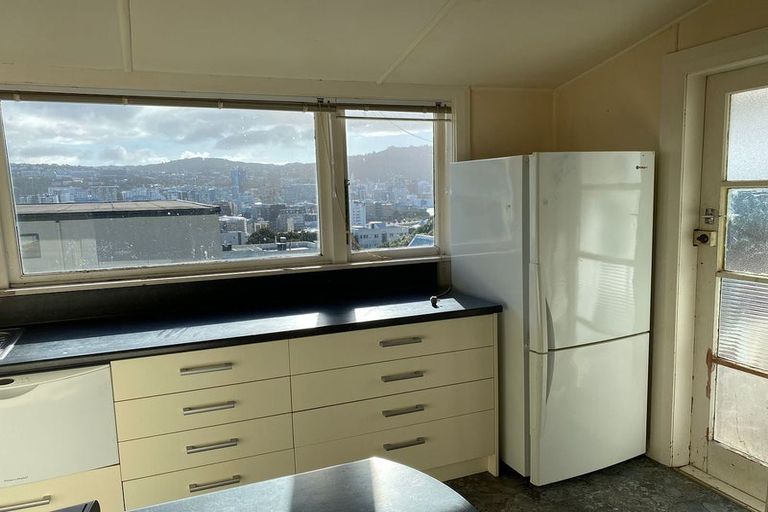 Photo of property in 98 Majoribanks Street, Mount Victoria, Wellington, 6011