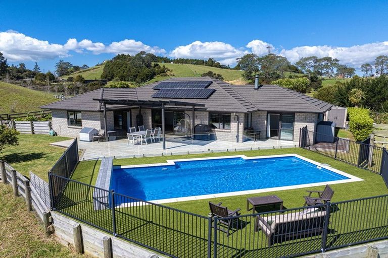 Photo of property in 883 Haruru Road, Wainui, Kaukapakapa, 0873